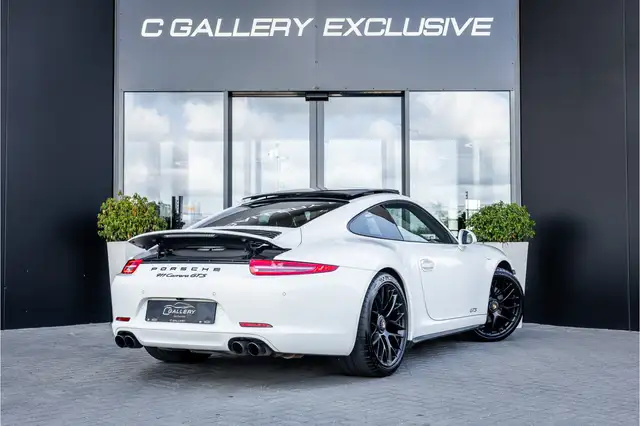 Porsche 991 view 7