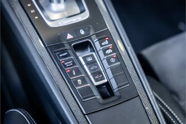 Porsche 991 view 19
