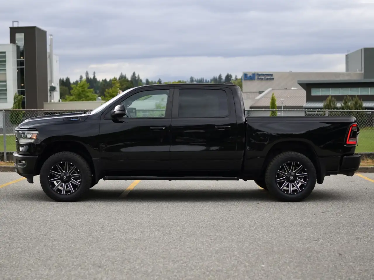 RAM 1500 снимка RAM 1500