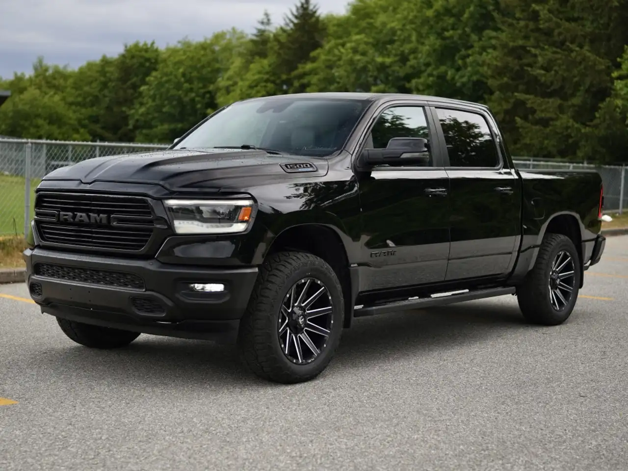 RAM 1500 снимка RAM 1500