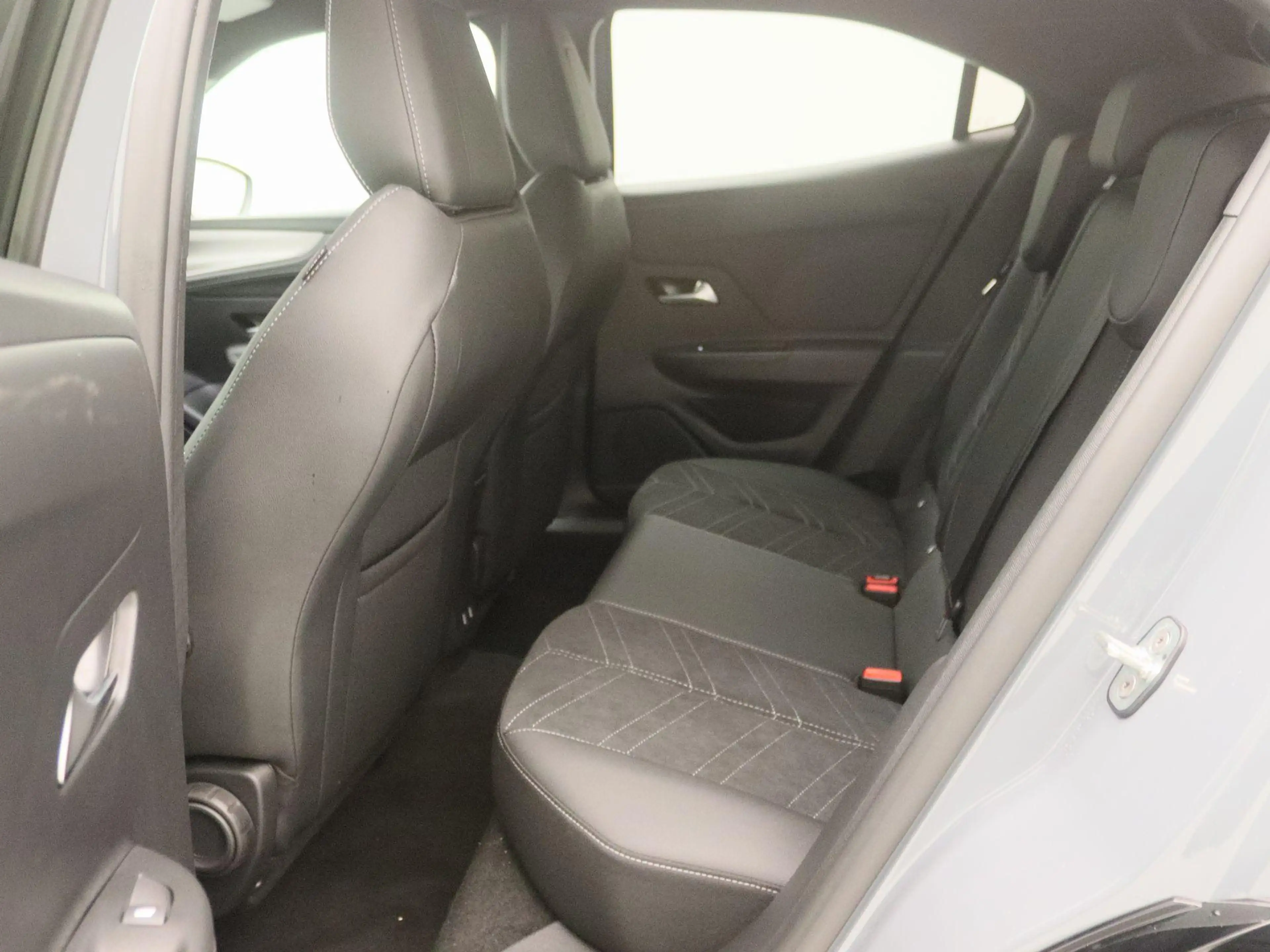Opel Mokka 1.2 Turbo Hybrid Ultimate | THE BIG EVENT | VOORRA — photo 13
