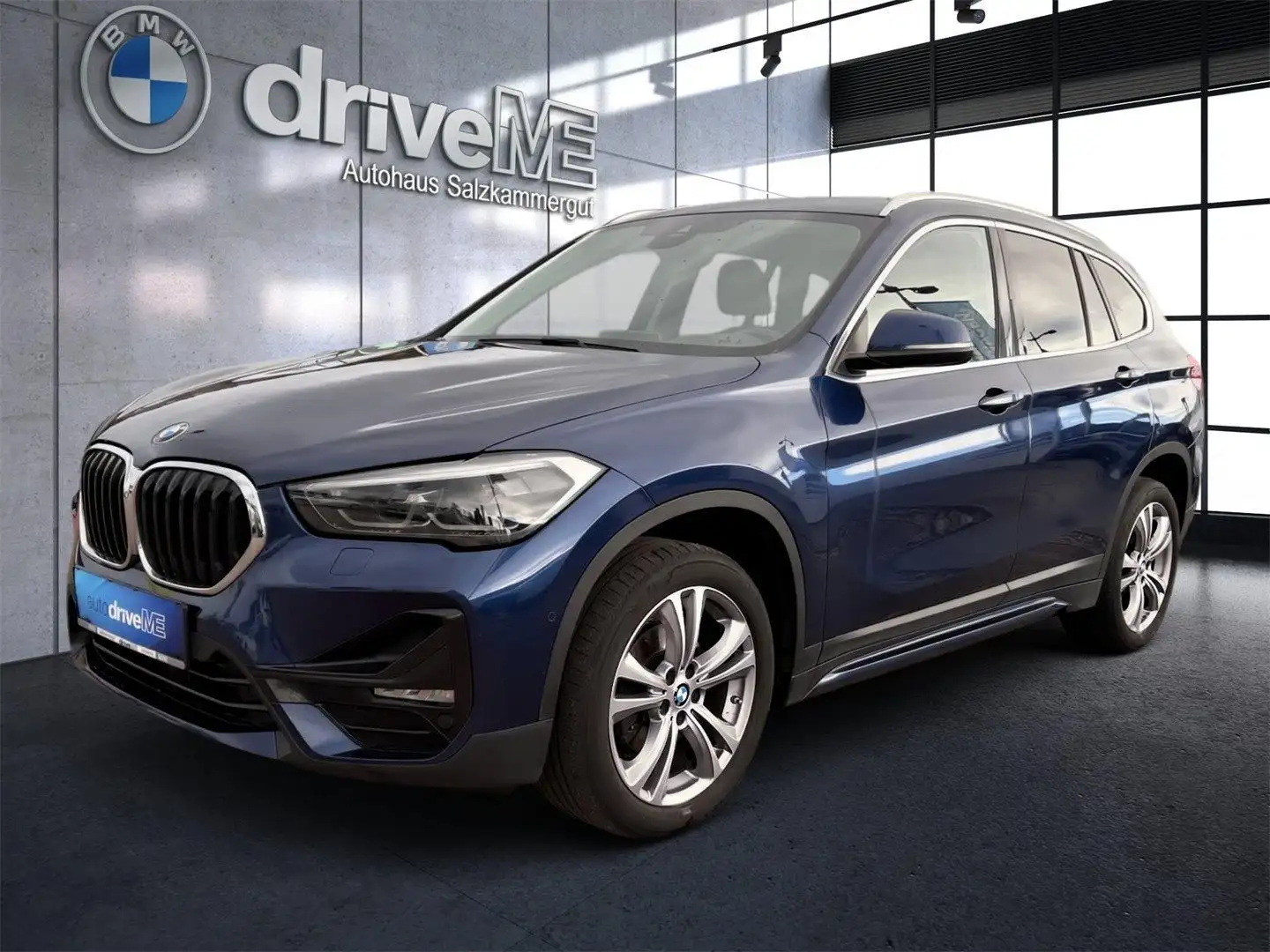 BMW X1 sDrive18d Blauw - 2
