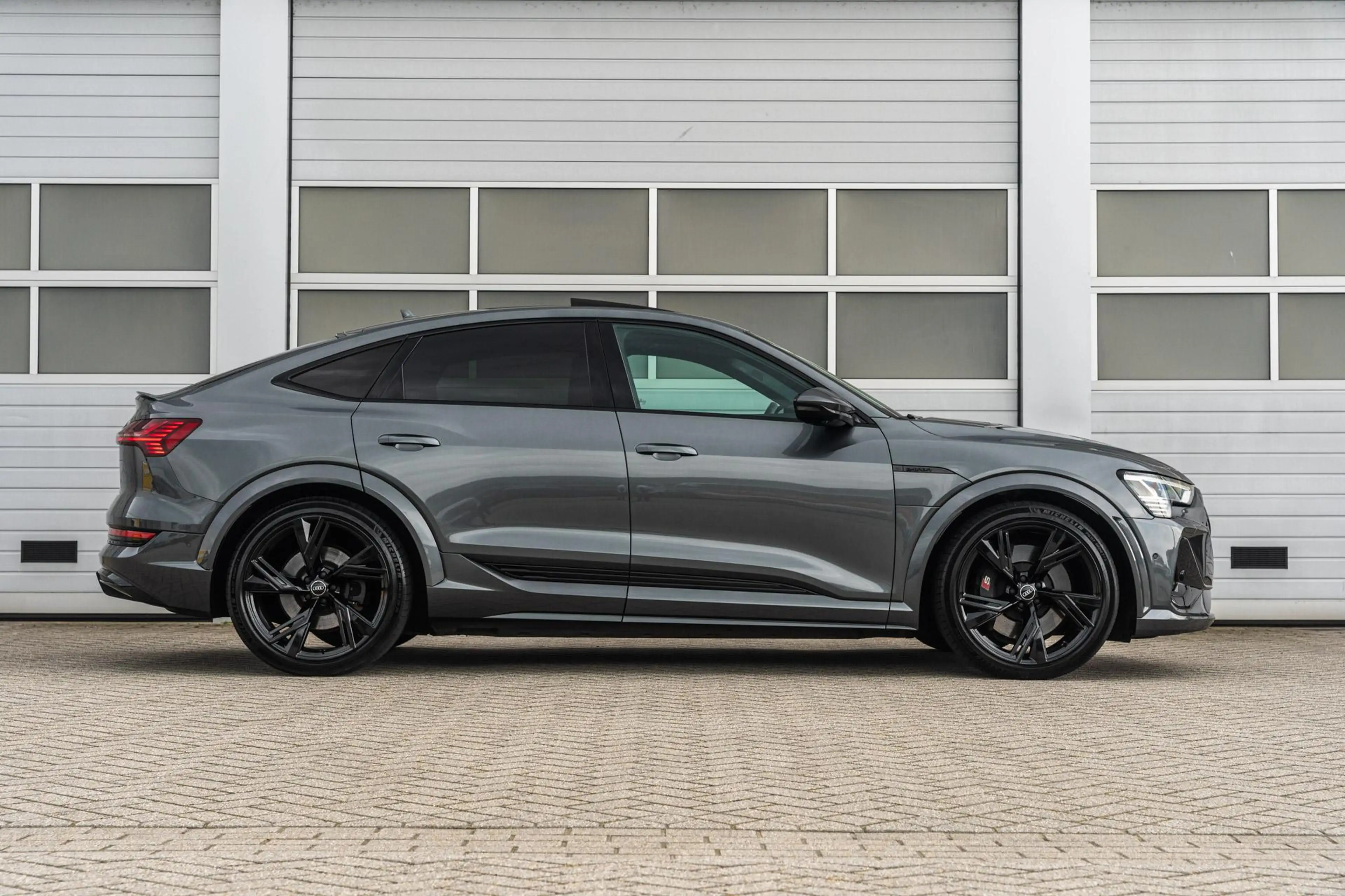 Audi e-tron S Sportback 503pk quattro 95 kWh | Panoramadak | 2 — photo 3