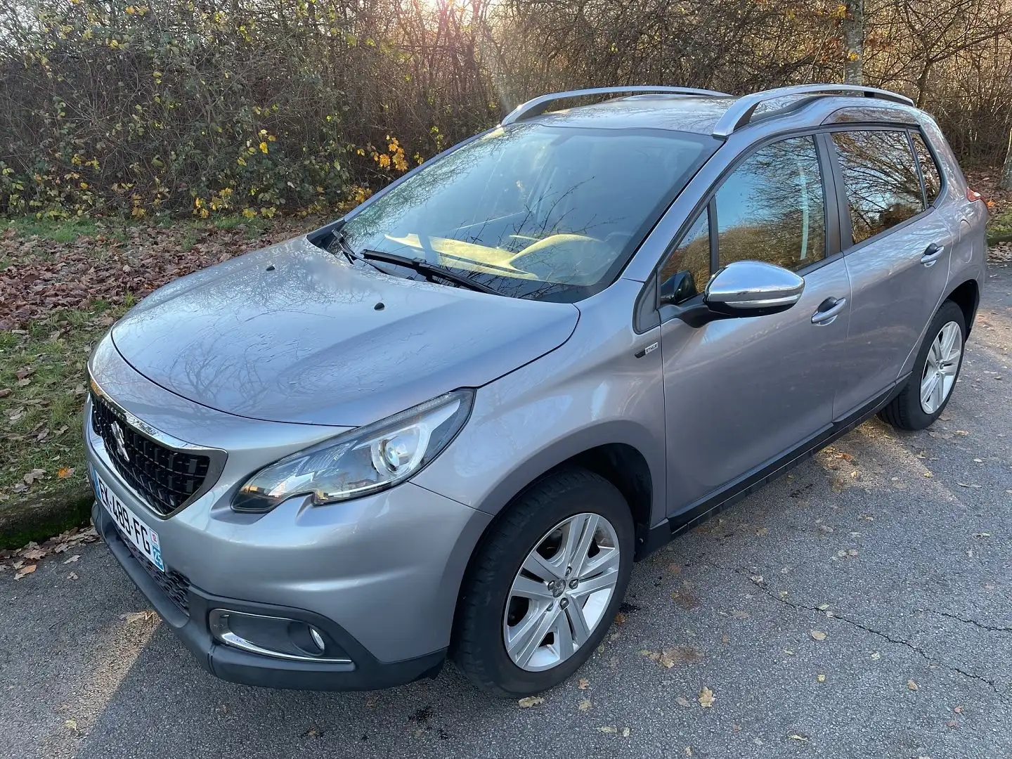 Peugeot 2008 1.2 PURETECH 110CH STYLE S\u0026S Gris - 1