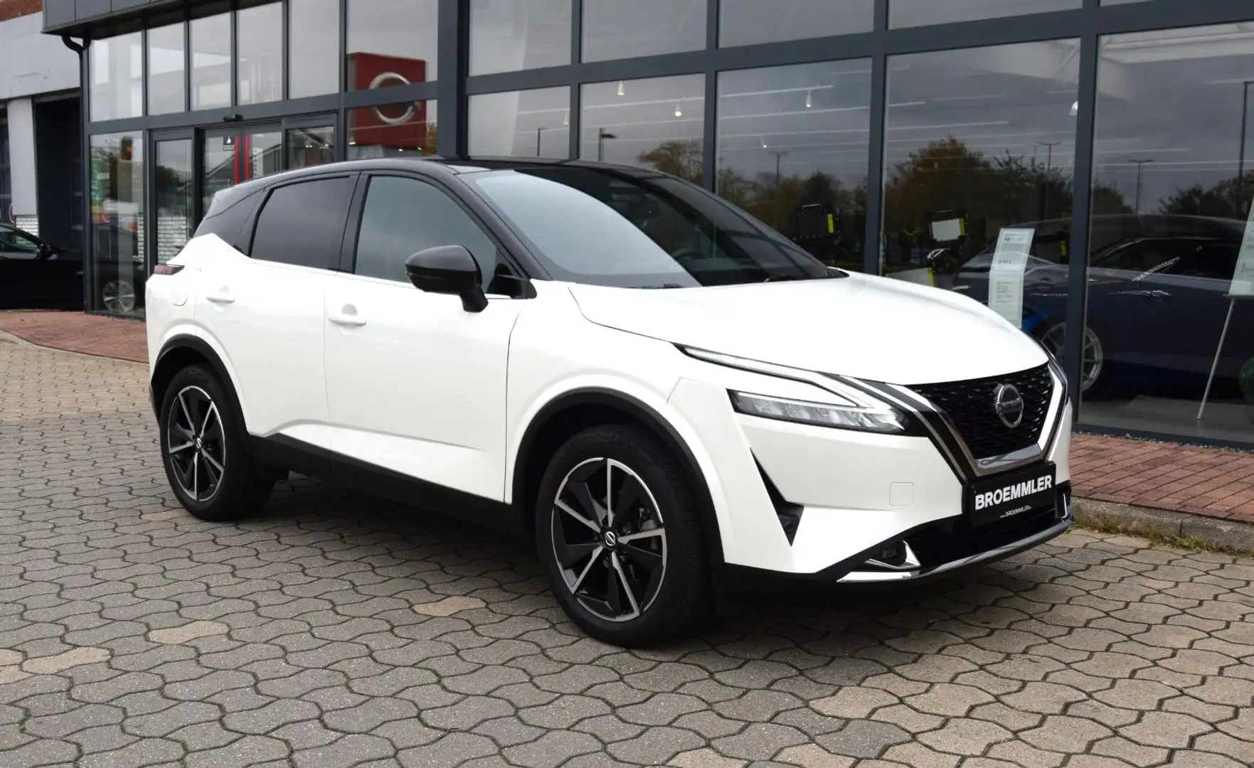 Nissan Qashqai Tekna Head Up 360 Teilleder AHK Weiß - 1