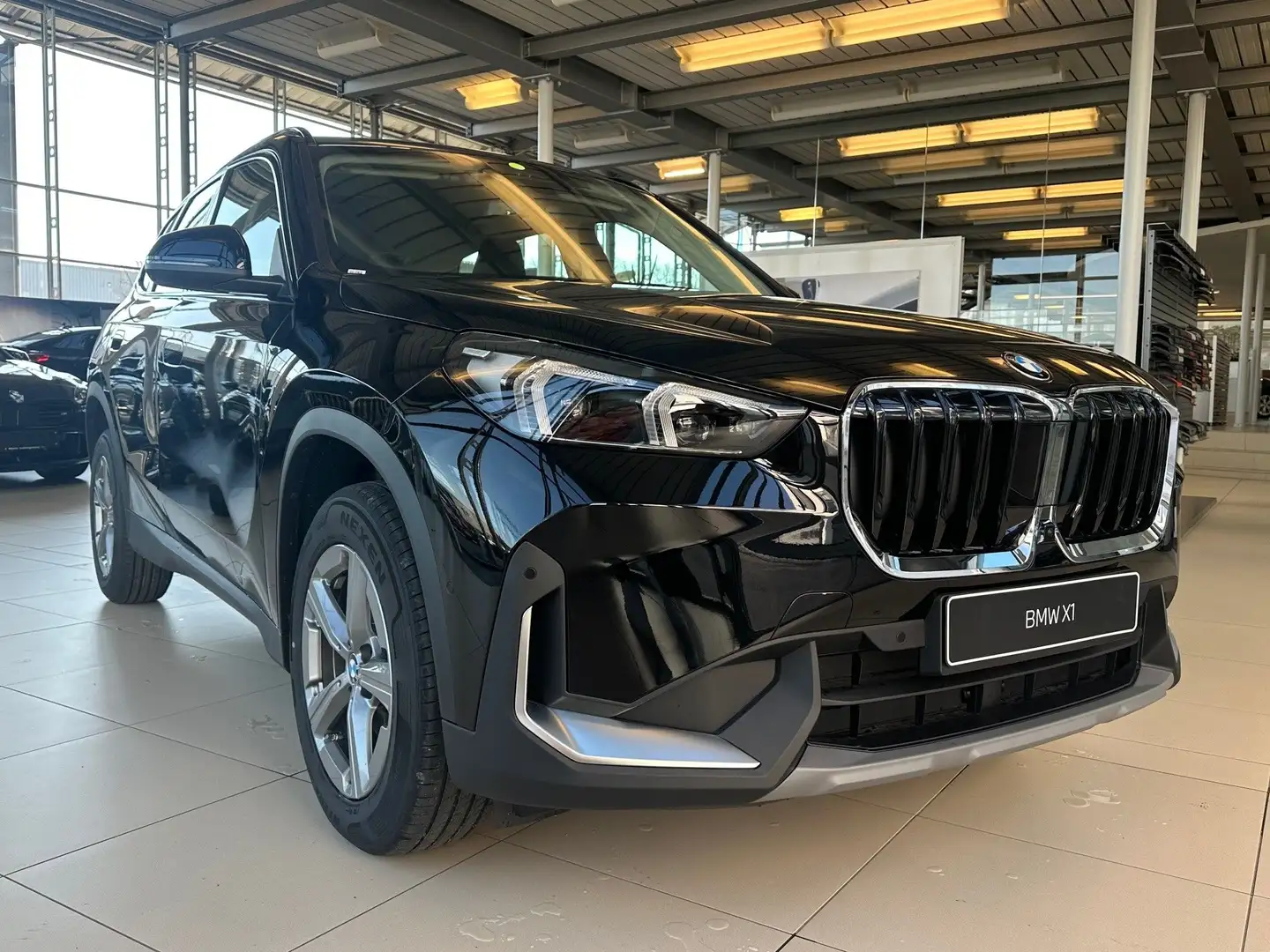 BMW X1 sDrive18i *Aktion* Nero - 2
