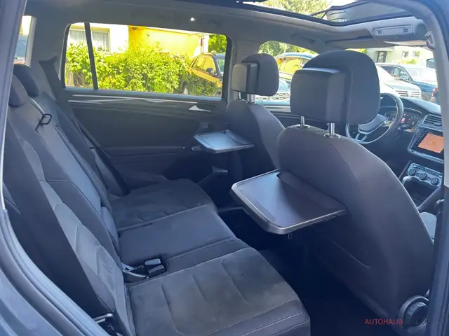 Volkswagen Tiguan Allspace view 15