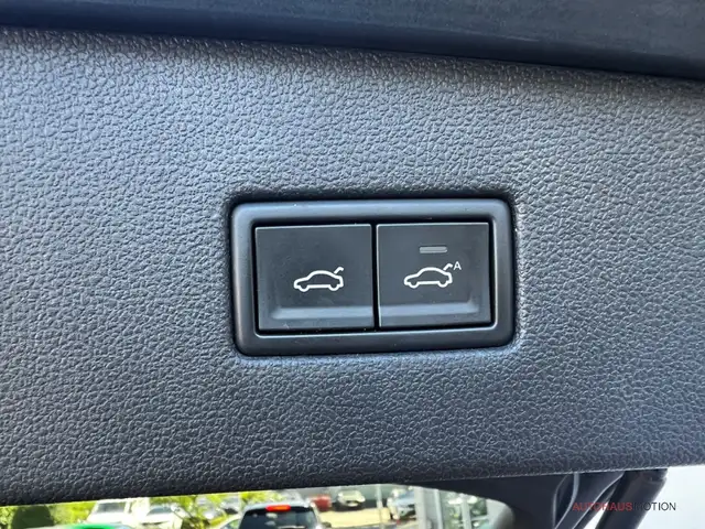 Volkswagen Tiguan Allspace view 13