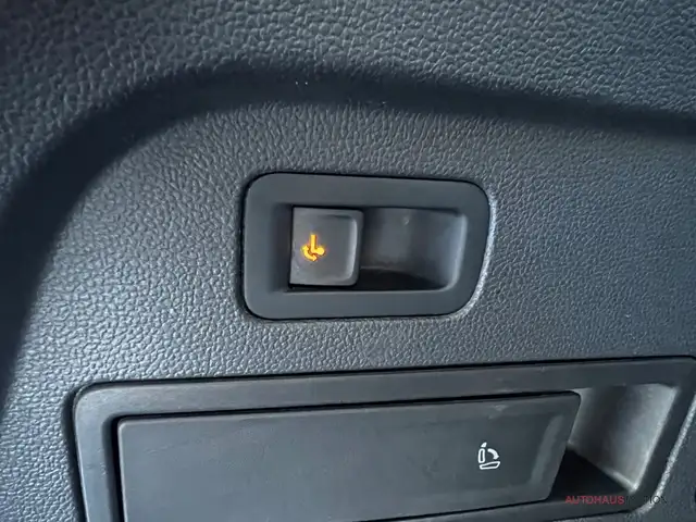 Volkswagen Tiguan Allspace view 14