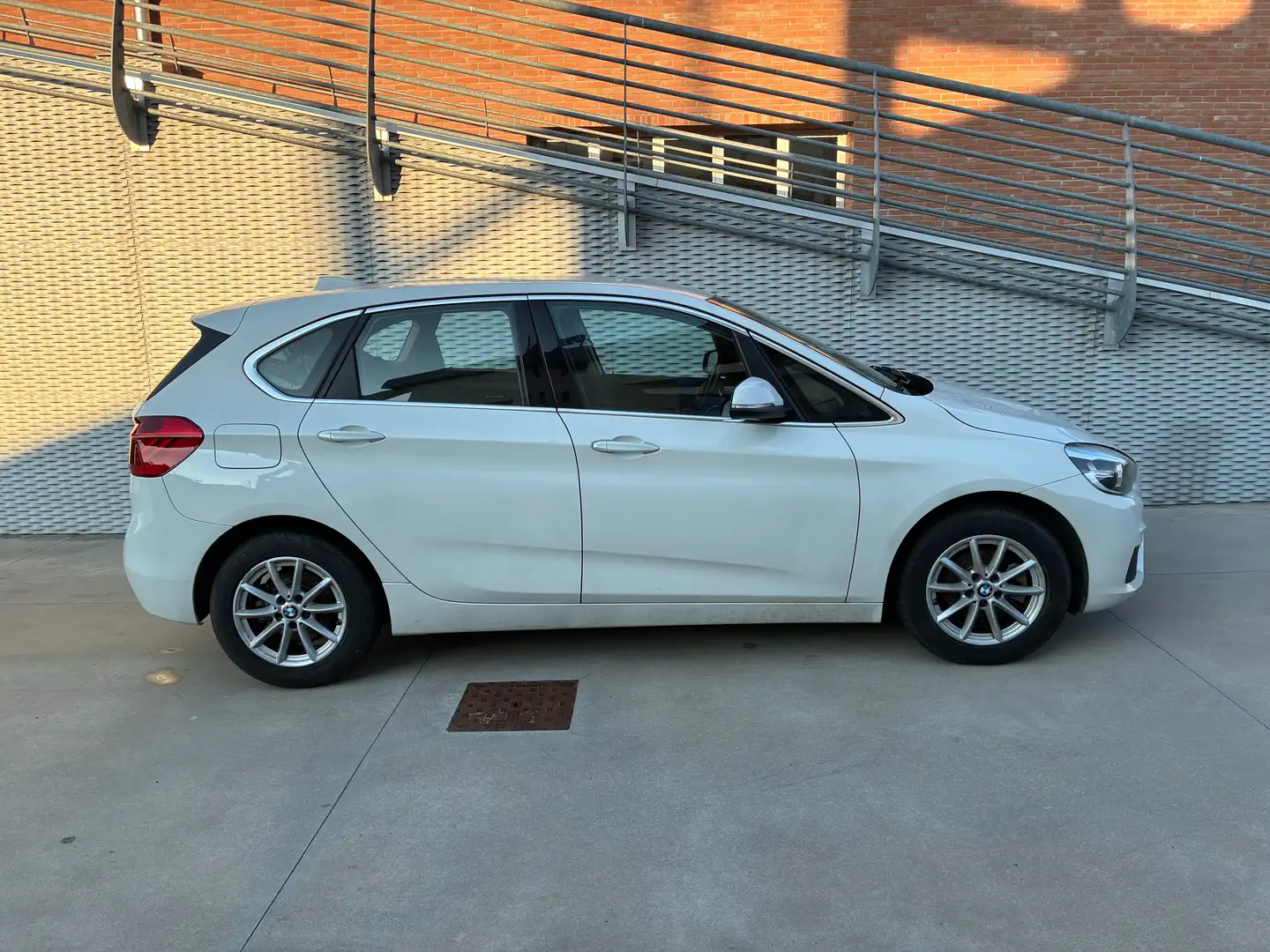 BMW 218 d Active Tourer auto Blanc - 2