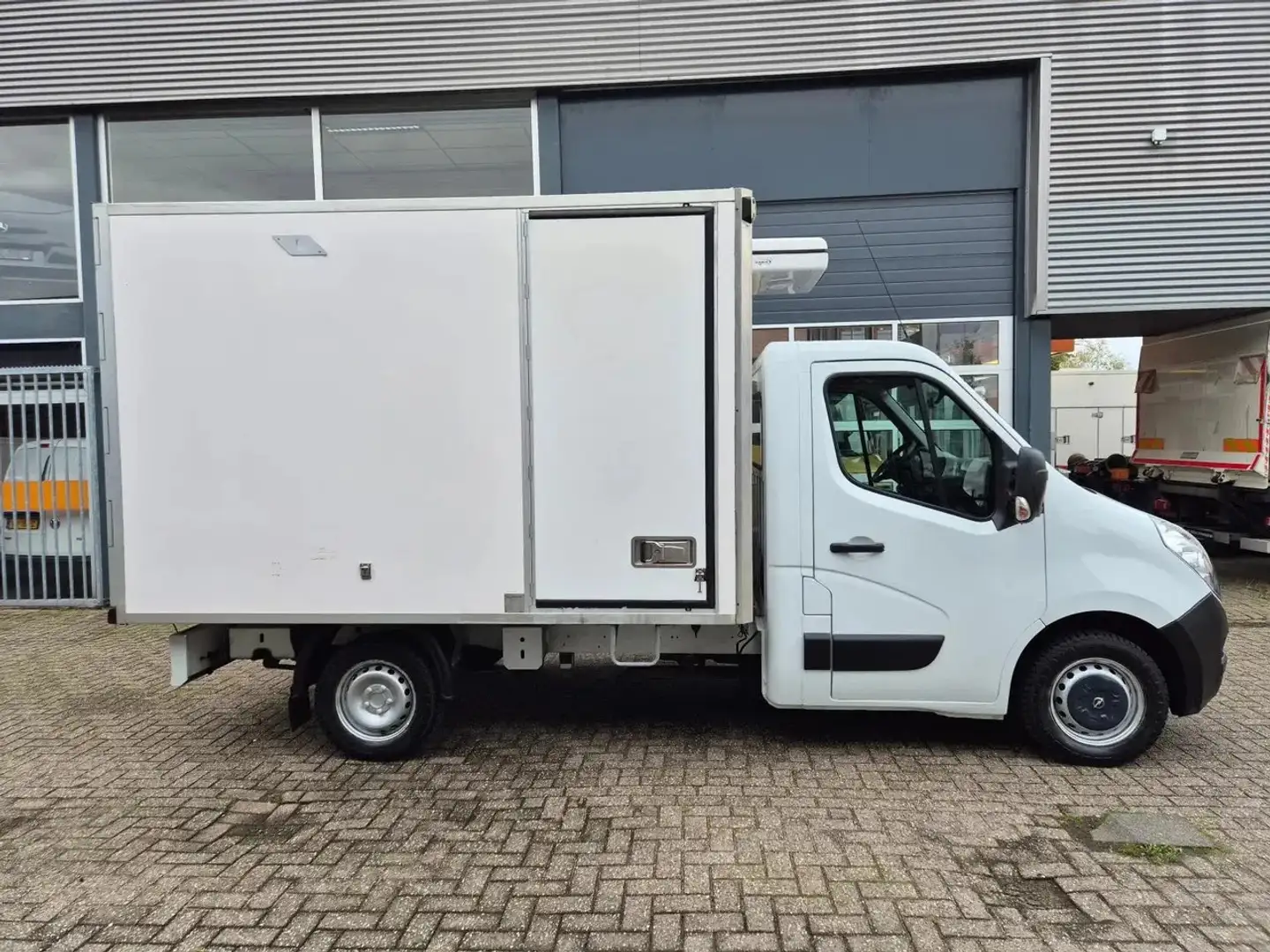 Opel Movano 2.3 CDTI Kuhlkoffer Carrier Viento 350 Euro 5B Wit - 2