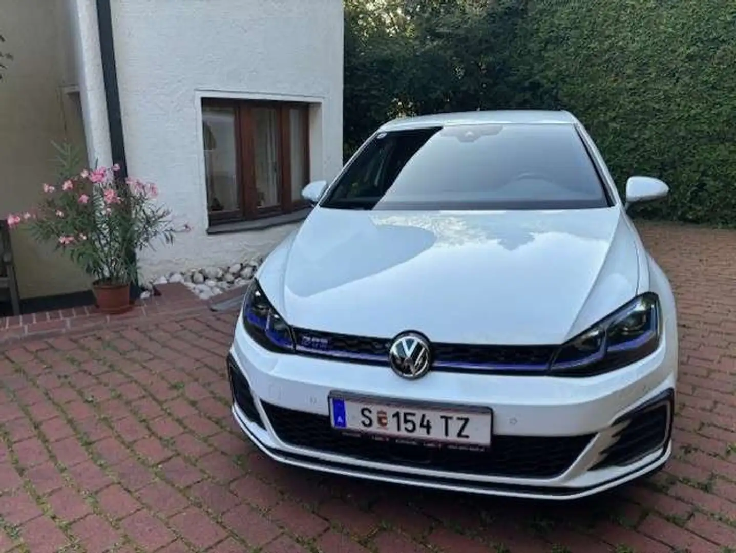 Volkswagen Golf GTE 1,4 PHEV Weiß - 1