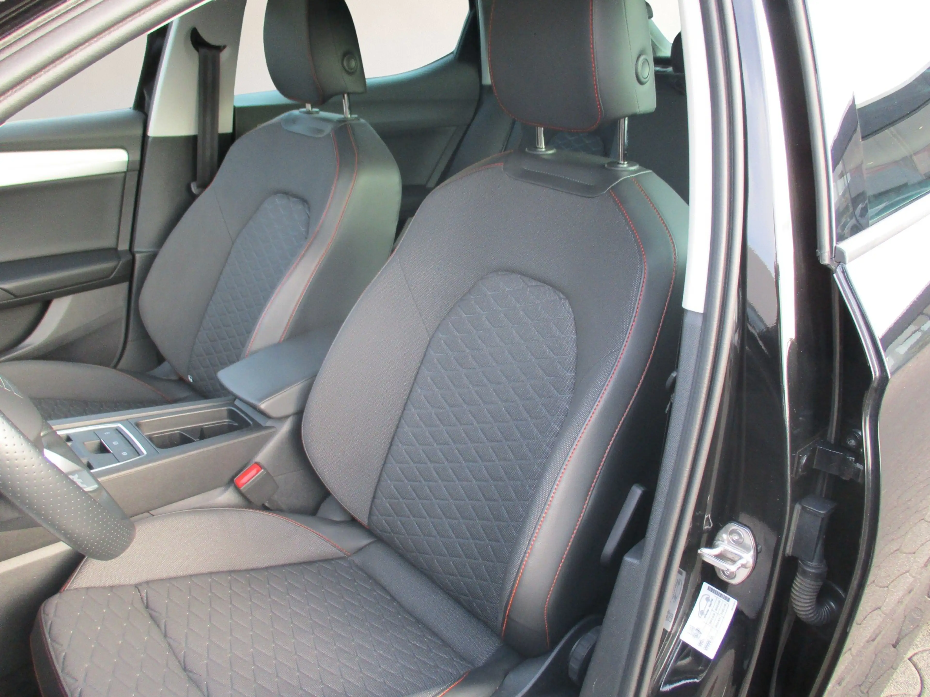 SEAT Leon e-Hybrid FR e-Hybrid Systemleistung 204 PS — photo 15