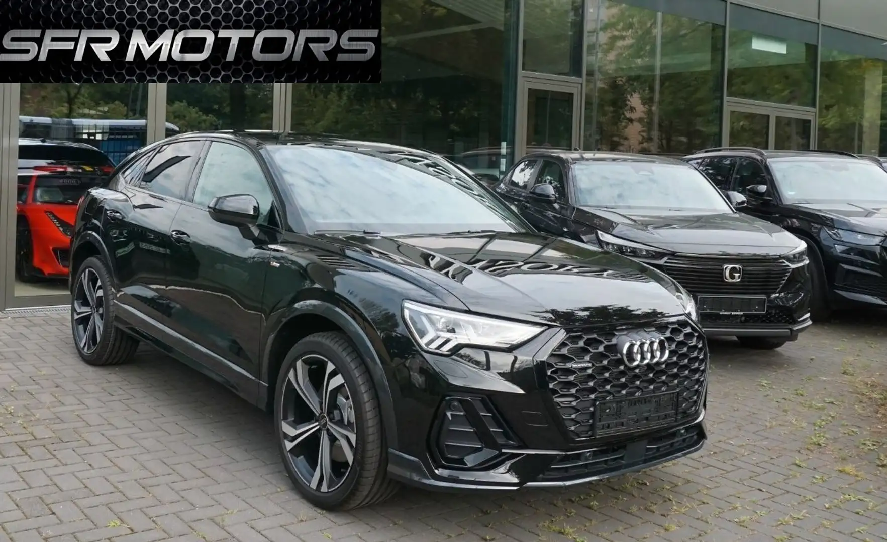 Audi Q3 Sportback 40 2.0 tdi Identity Black 4 200cv TETTO Nero - 1
