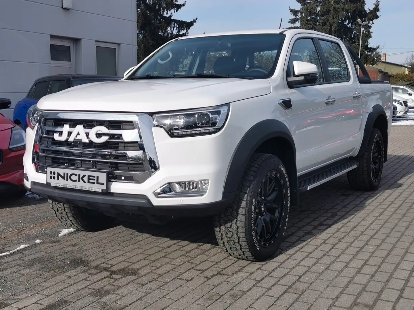 JAC 8 Pro /4x4/AHK-3000kg/20 Zoll A/T / Rollo Blanco - 1