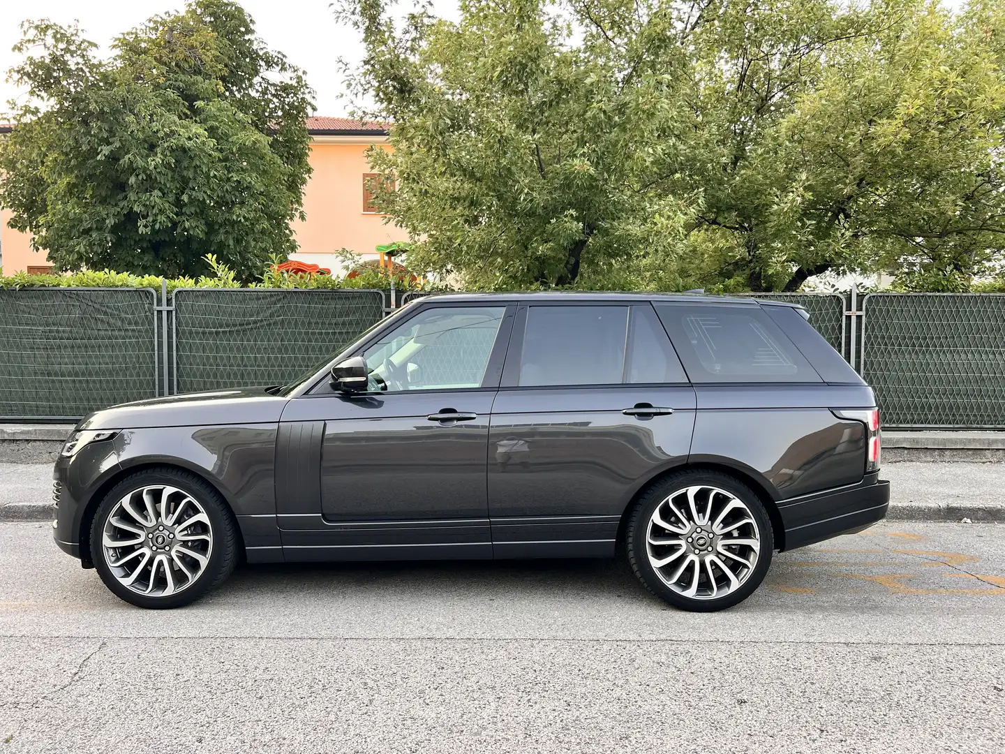 Land Rover Range Rover 3.0 sdV6 Vogue Grigio - 2