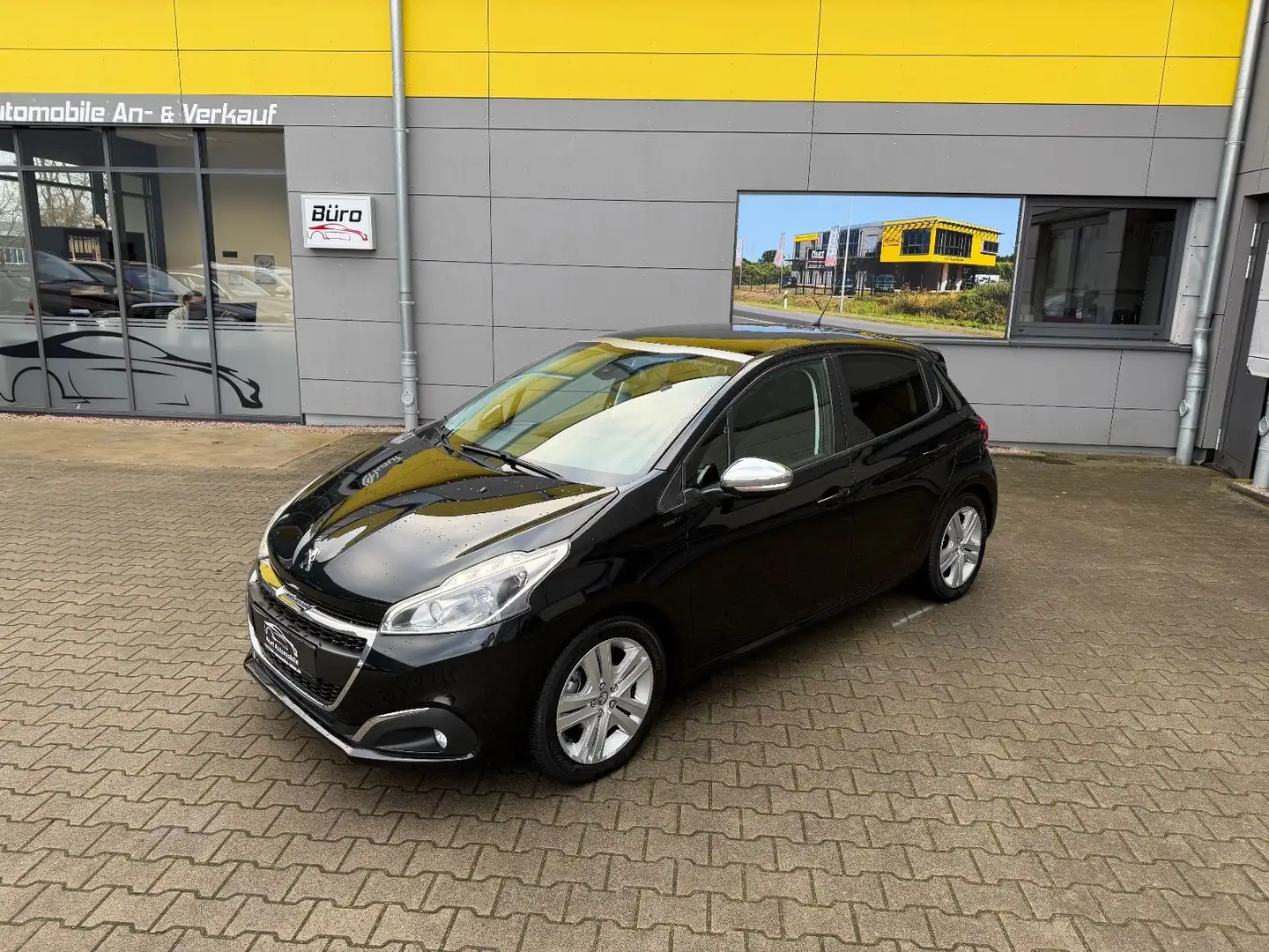 Peugeot 208 Signature/PANO/AUTOMATIK/KLIMA/SHZ/ Schwarz - 1