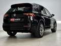 Volkswagen Tiguan R-line / Black style / Pano / Carplay / El trekhaa Noir - thumbnail 3