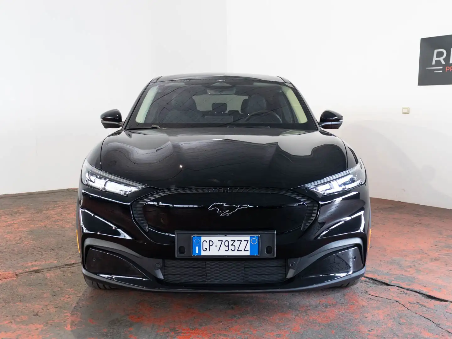 Ford Mustang Mach-E Standard 269 CV Zwart - 2