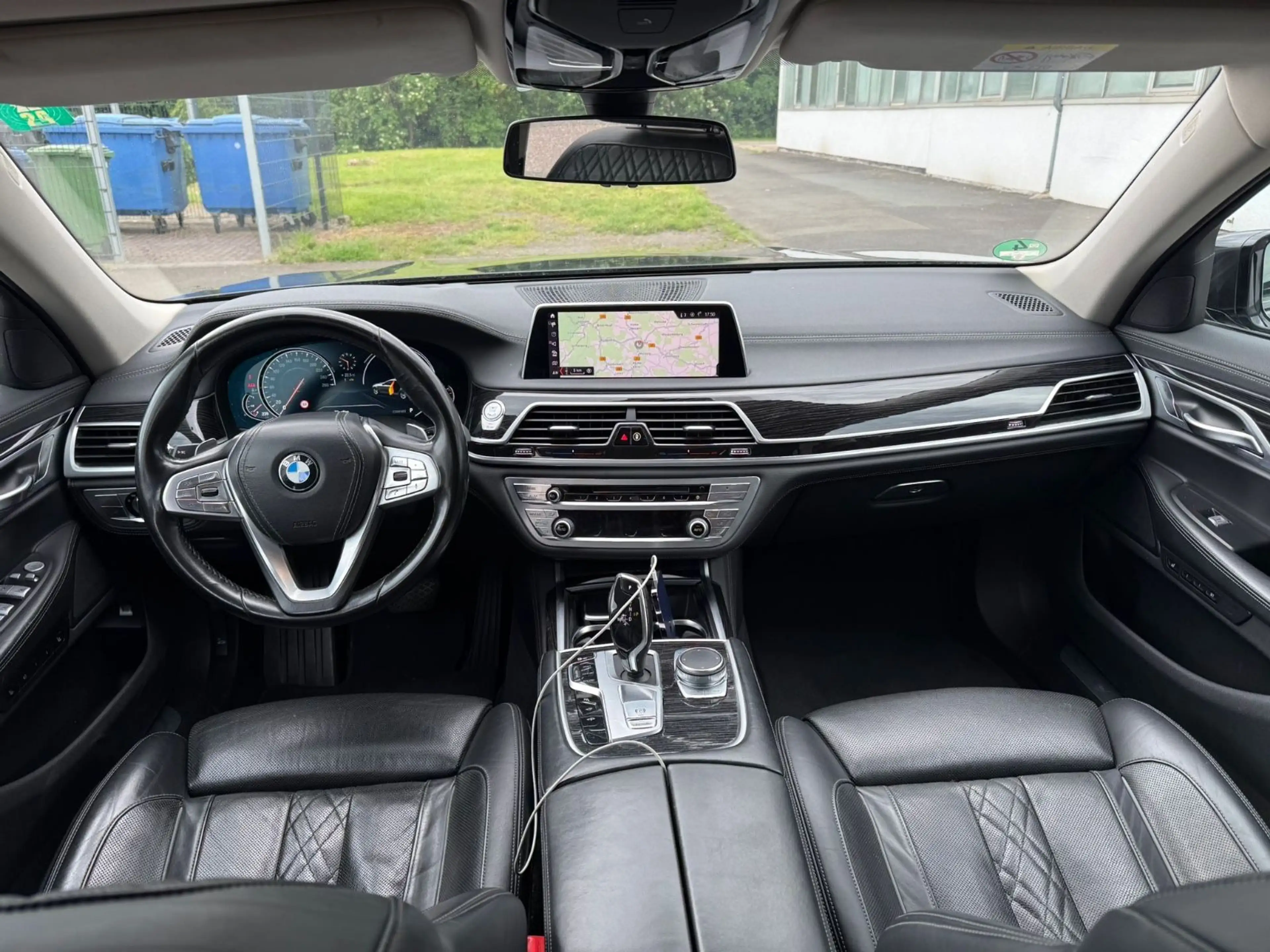 BMW 740 7 740 d xDrive — photo 10