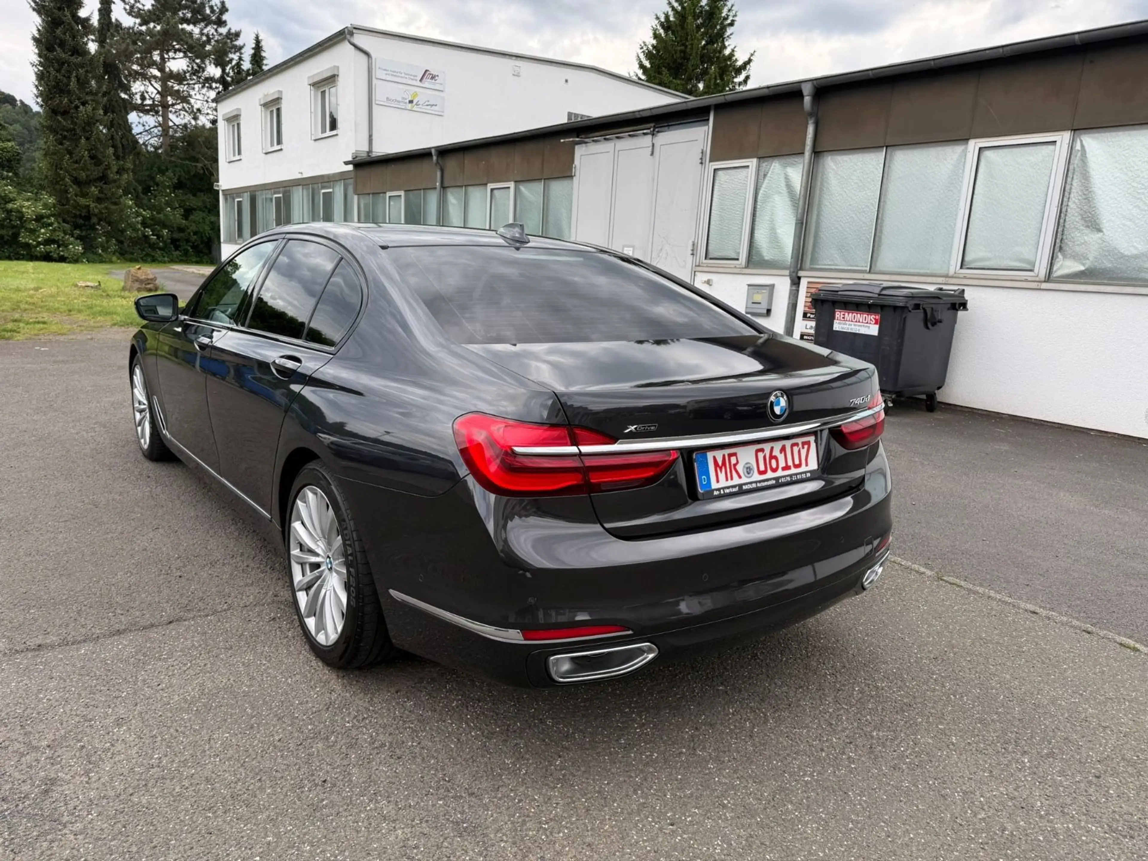 BMW 740 7 740 d xDrive — photo 3