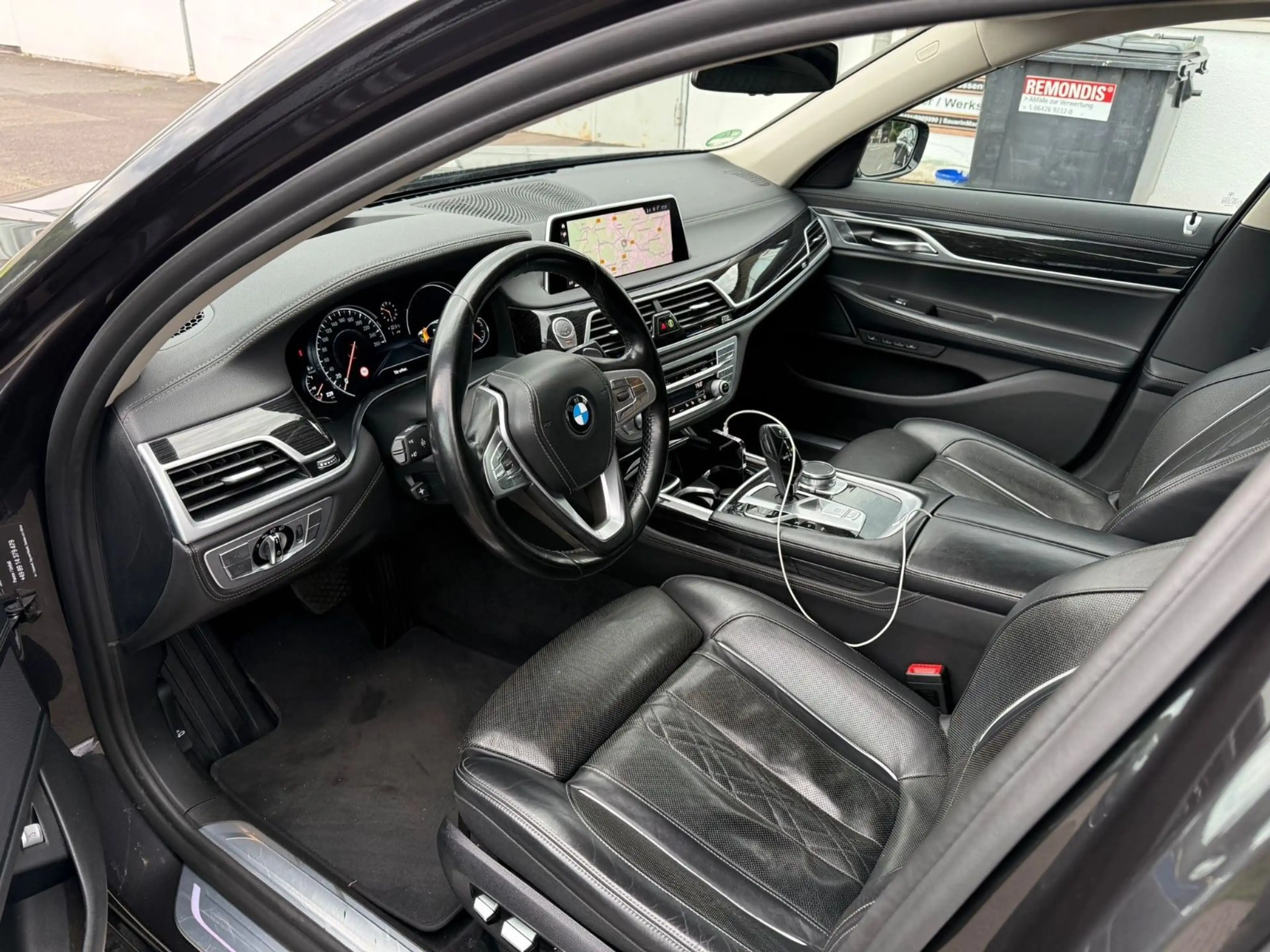 BMW 740 7 740 d xDrive — photo 9
