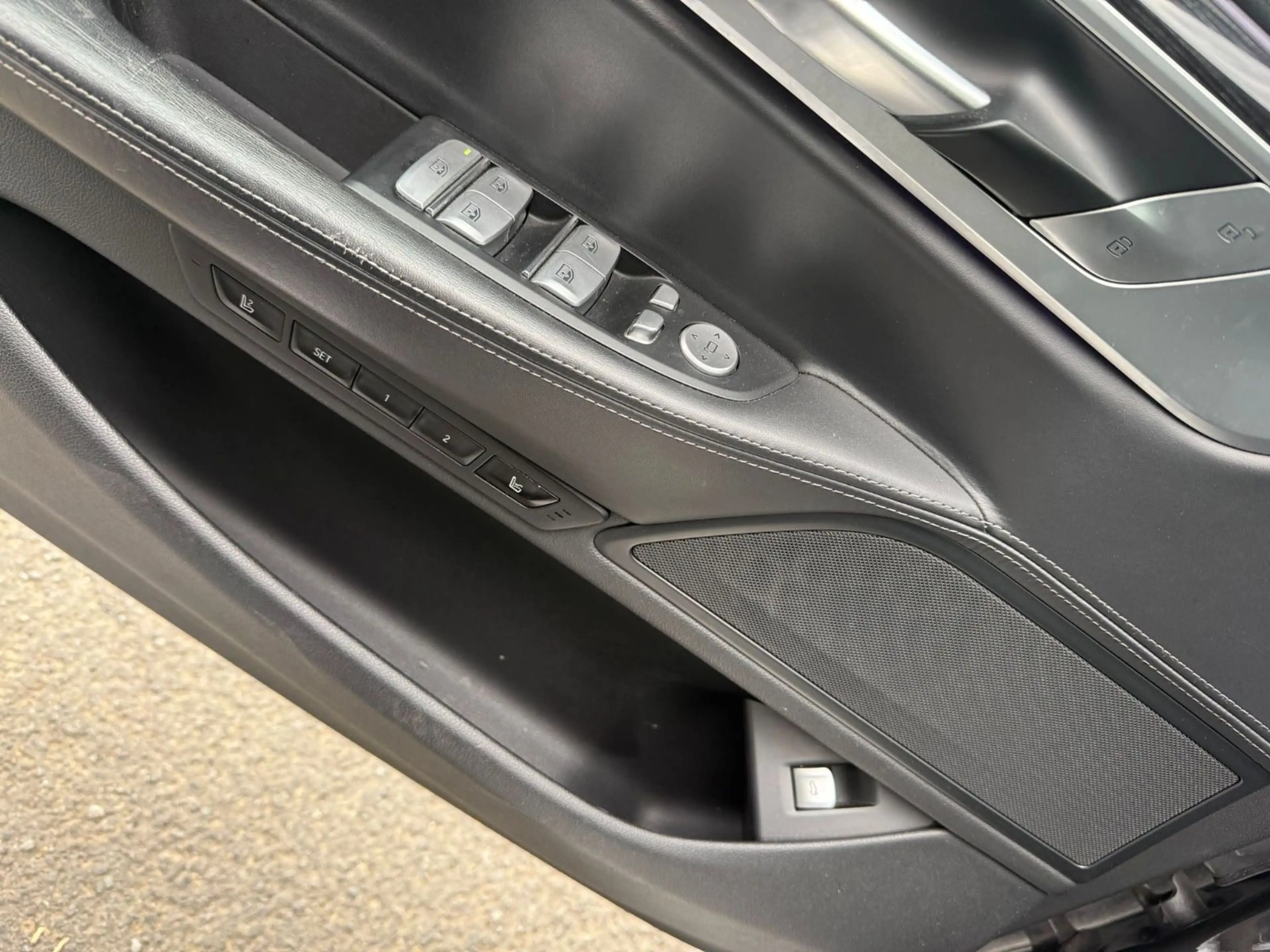 BMW 740 7 740 d xDrive — photo 13