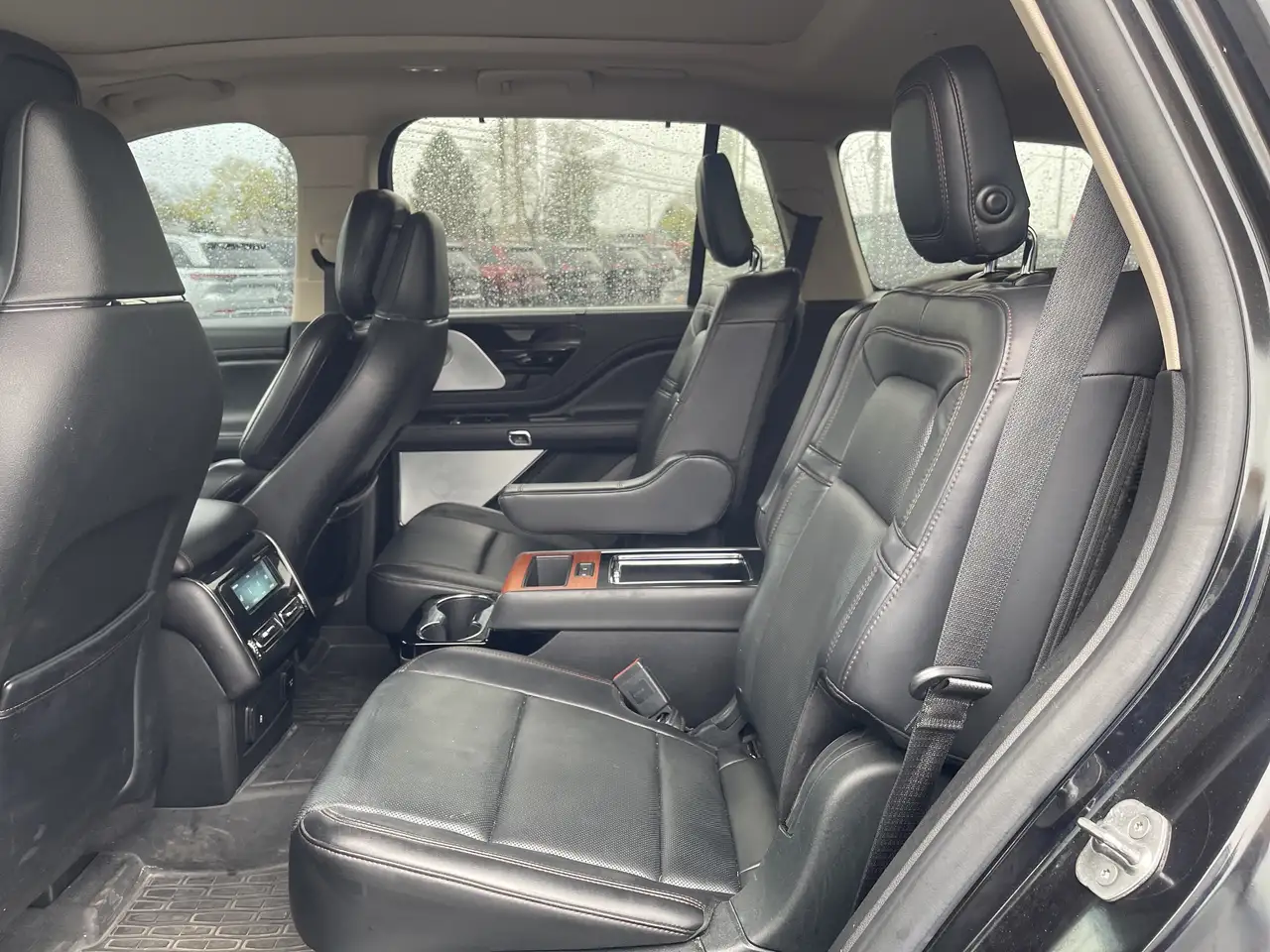Lincoln Aviator снимка Lincoln Aviator