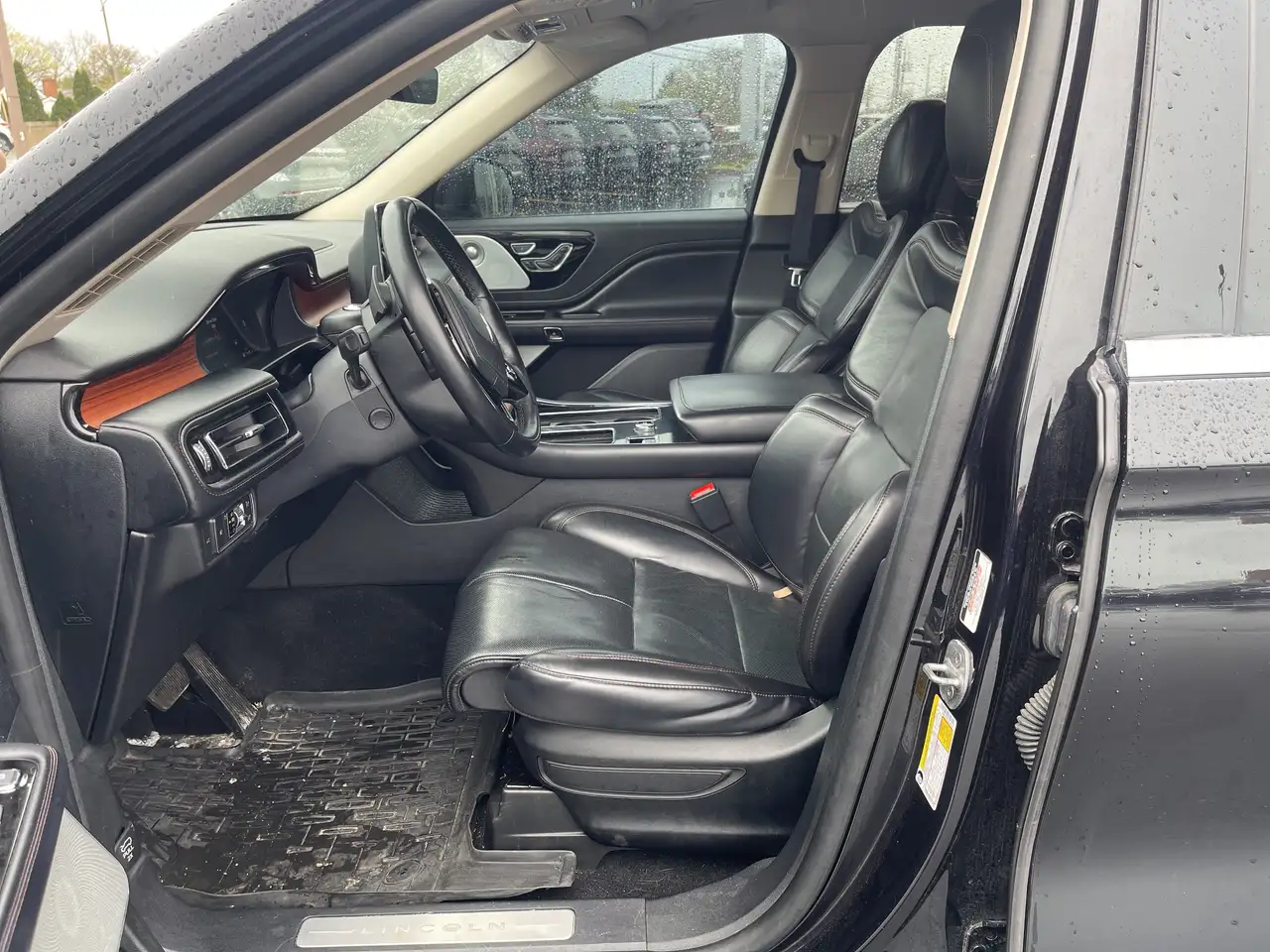 Lincoln Aviator снимка Lincoln Aviator