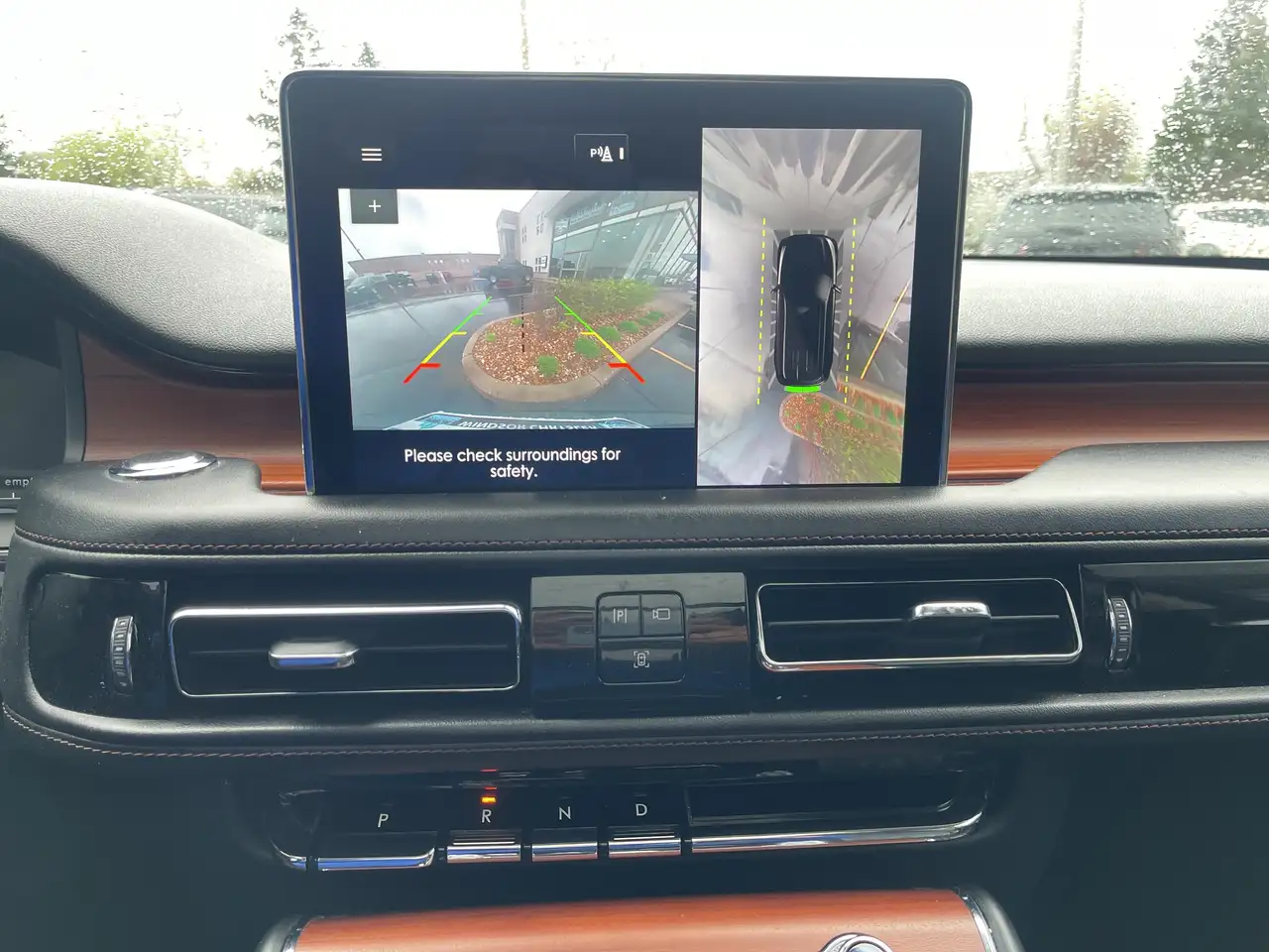 Lincoln Aviator снимка Lincoln Aviator