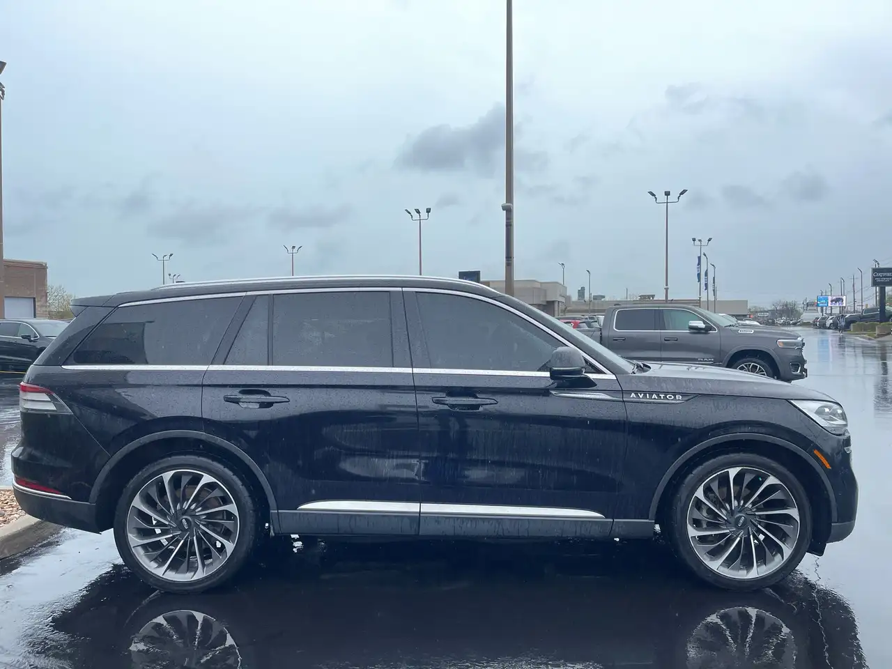 Lincoln Aviator снимка Lincoln Aviator