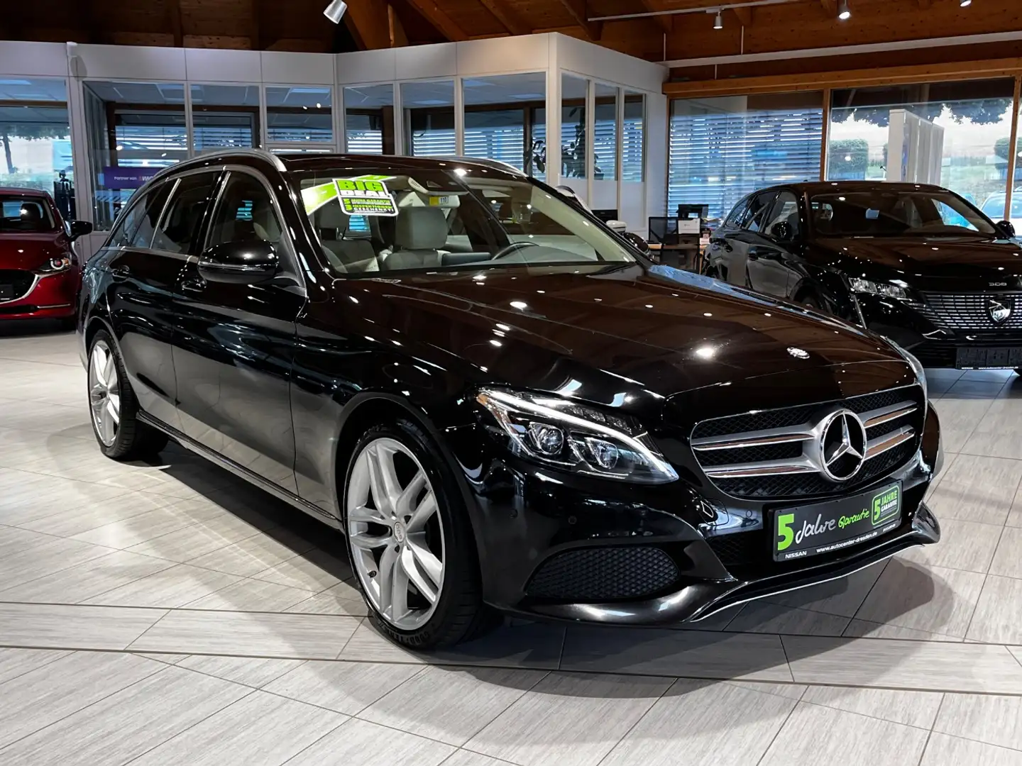 Mercedes-Benz C 200 T CGI Avantgarde PDC+AHK+LED+Navi+Pano Noir - 2
