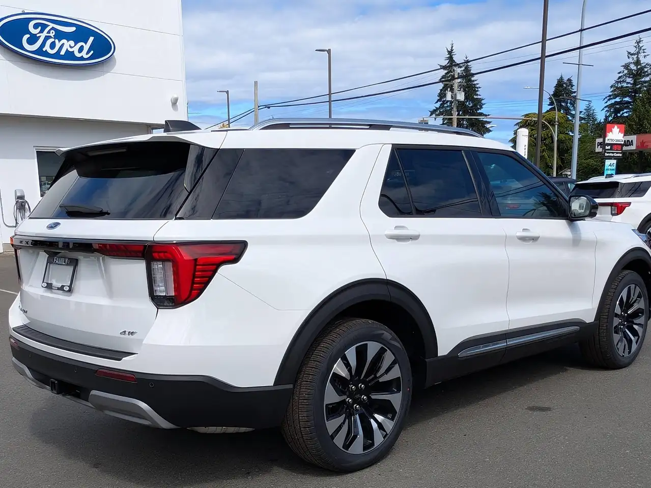 Ford Explorer снимка Ford Explorer