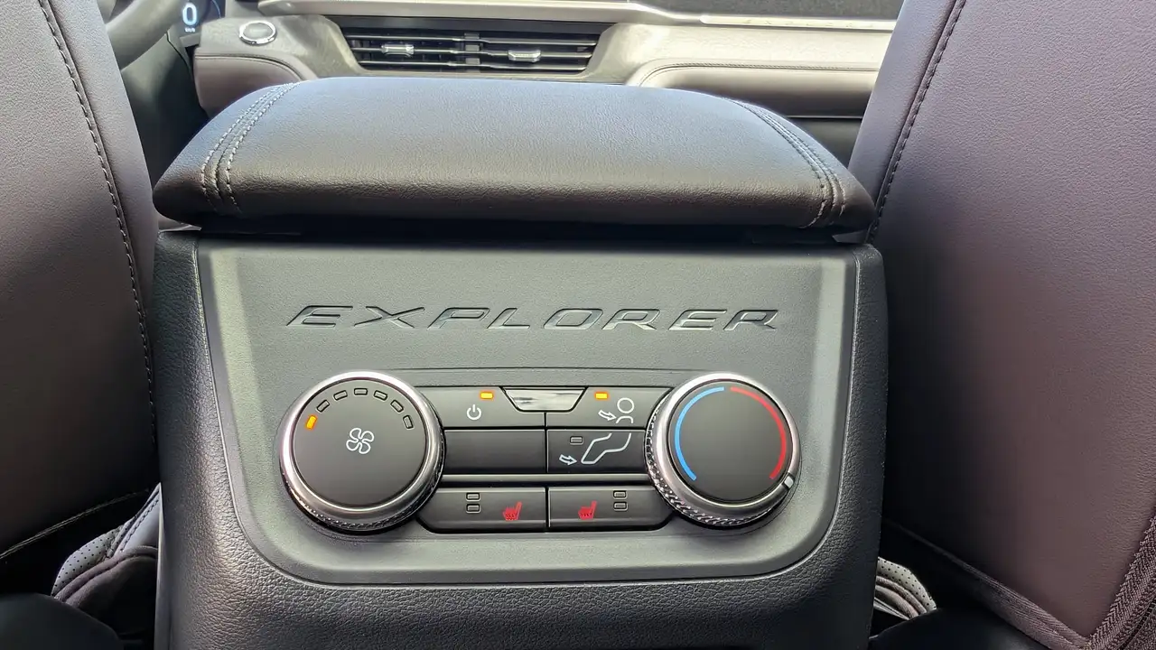 Ford Explorer снимка Ford Explorer