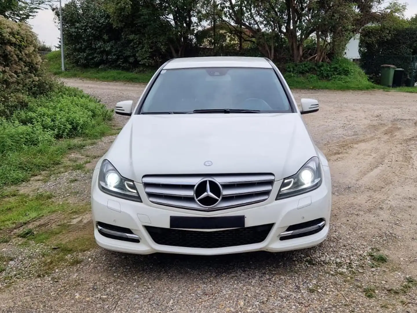 Mercedes-Benz 200 Elegance Weiß - 2