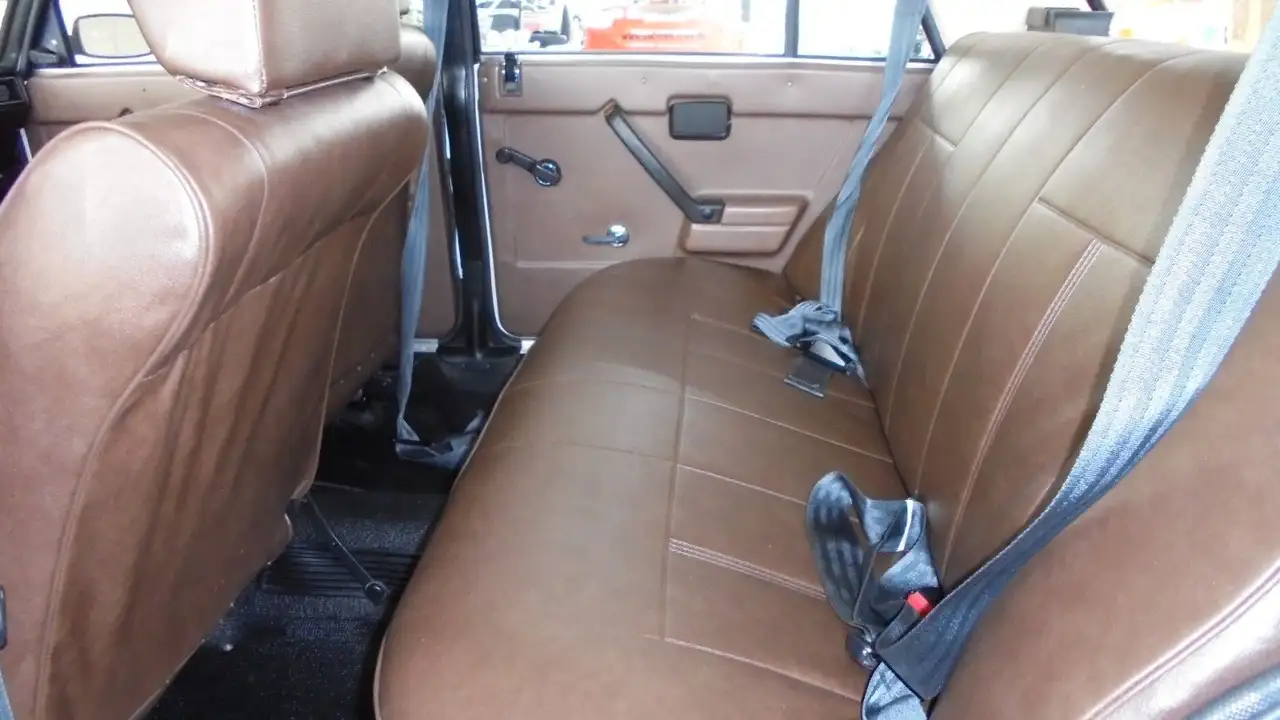 Lada 2105 H-Kennzeichen,AHZV 1,3,4-Gang,Radio,, foto 12