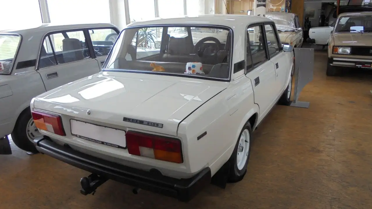 Lada 2105 H-Kennzeichen,AHZV 1,3,4-Gang,Radio,, foto 5