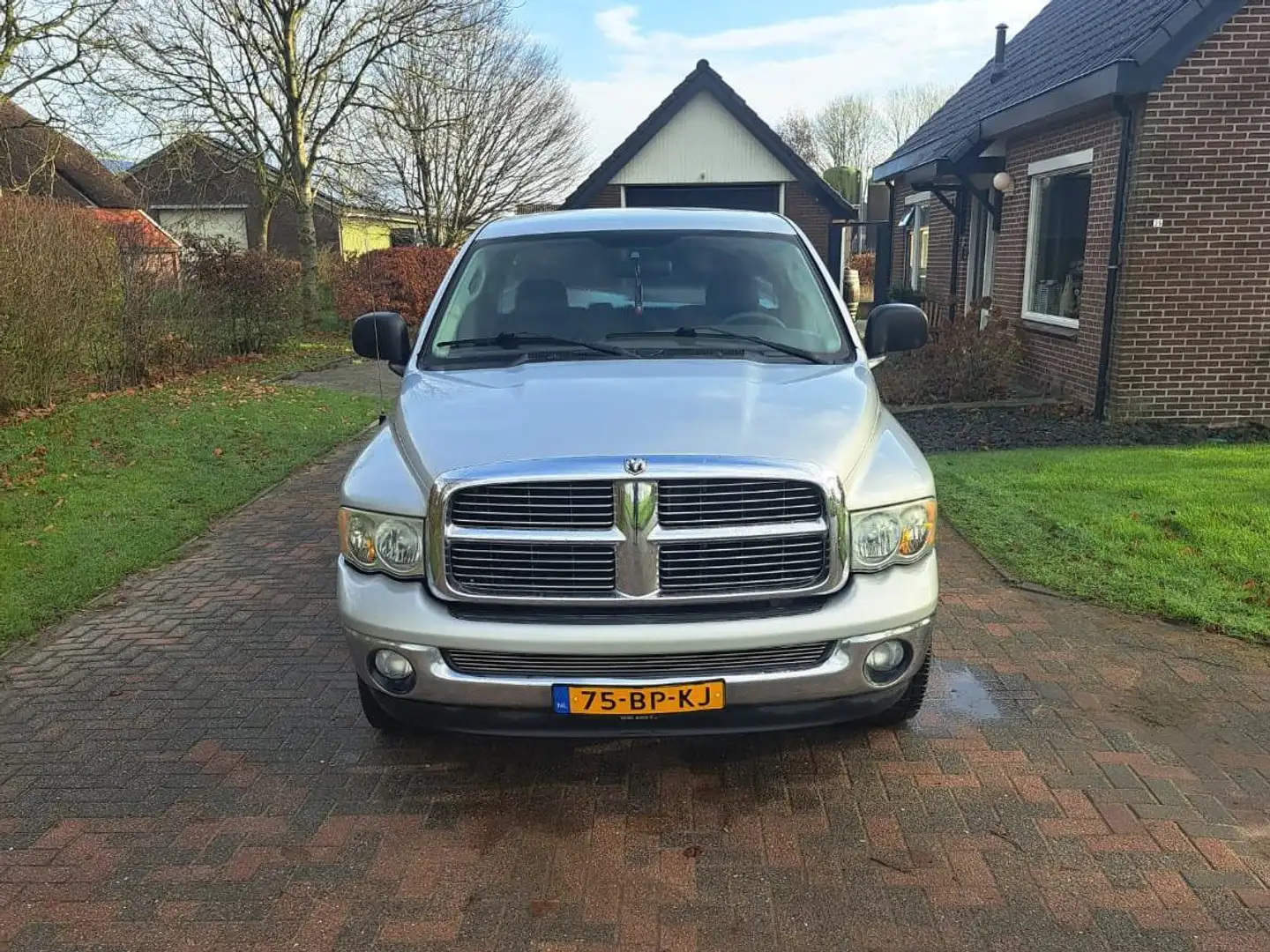 Dodge RAM RAM undefined Srebrny - 1