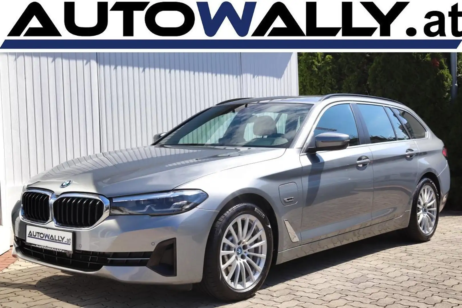 BMW 530 530e xDrive Touring Aut. Grau - 1