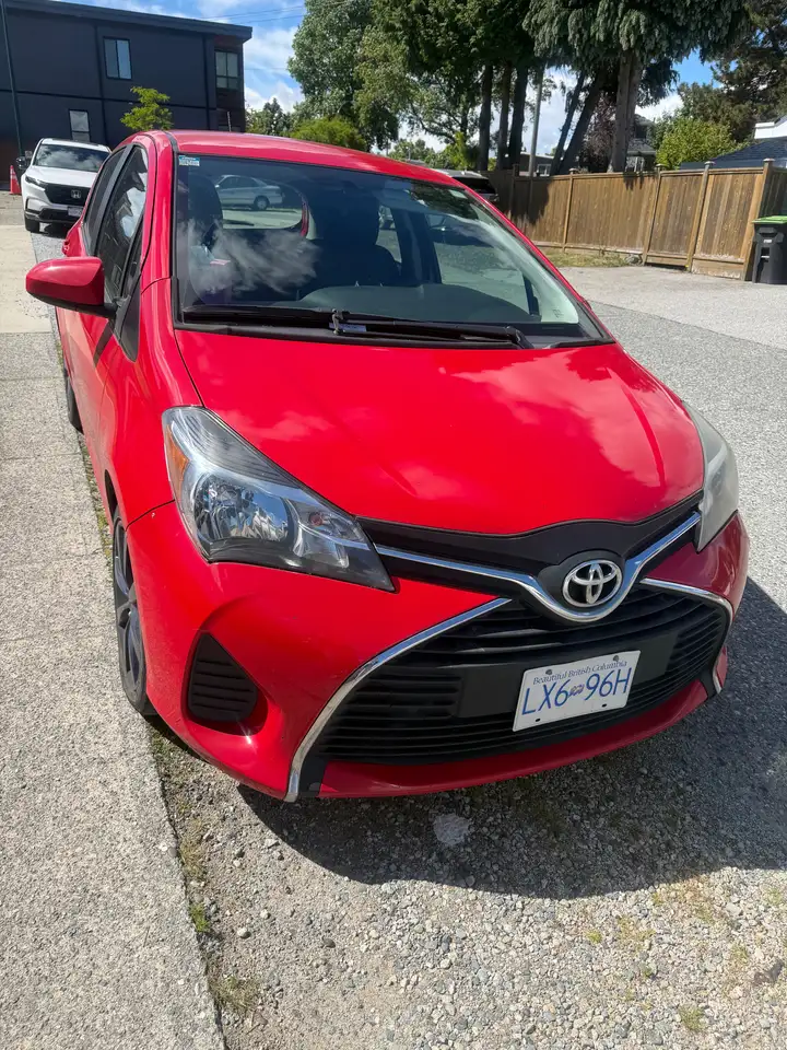 Toyota Yaris снимка Toyota Yaris