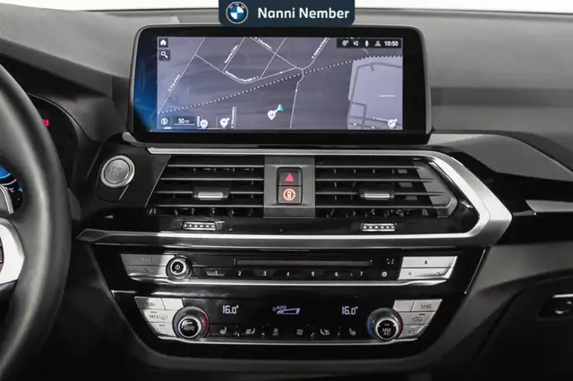 BMW X3 view 12