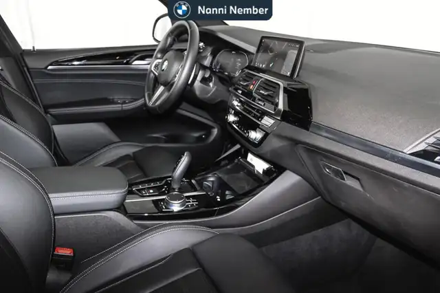 BMW X3 view 8