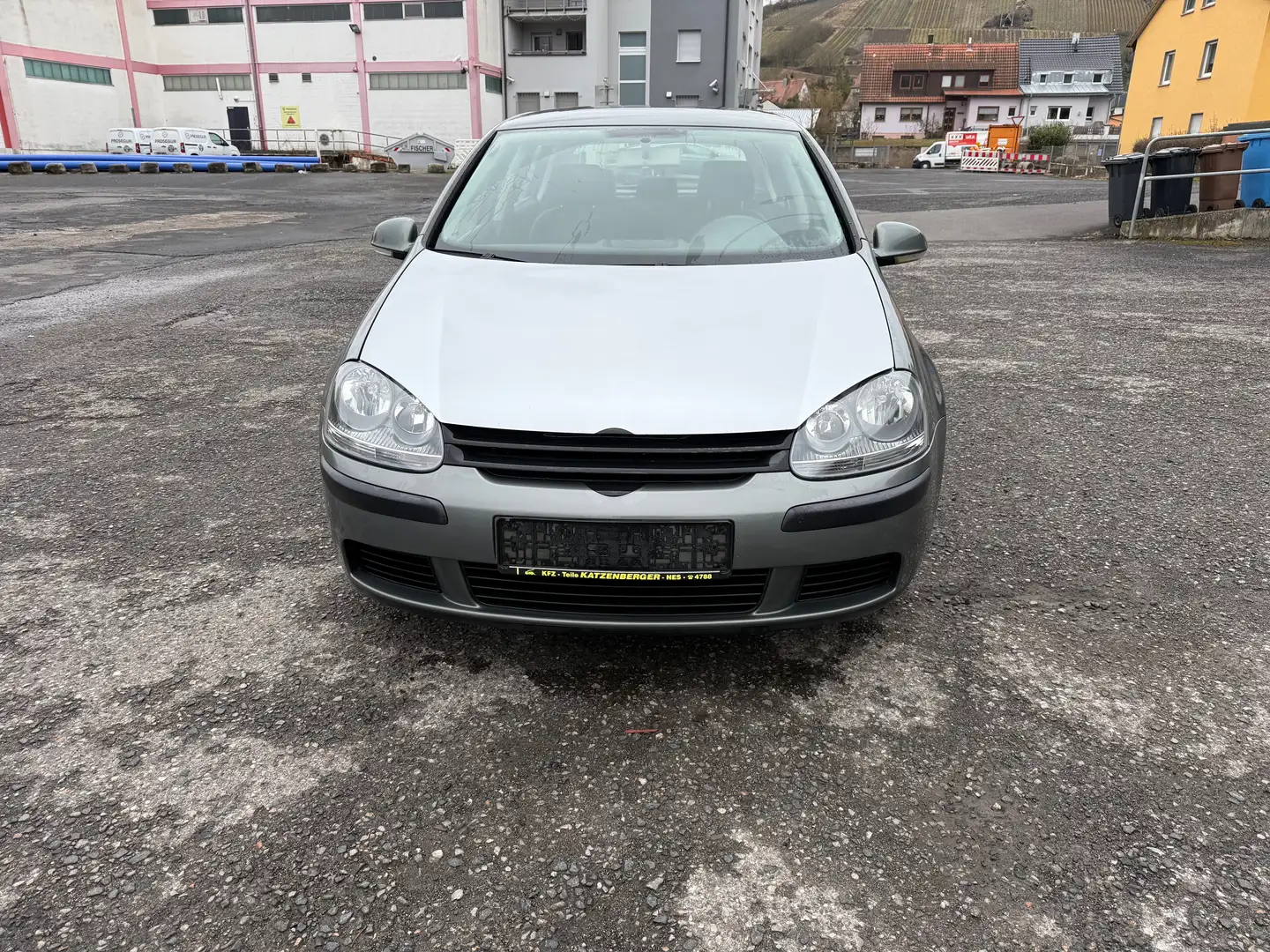 Volkswagen Golf Trendline 1.4 MPI Grün - 1