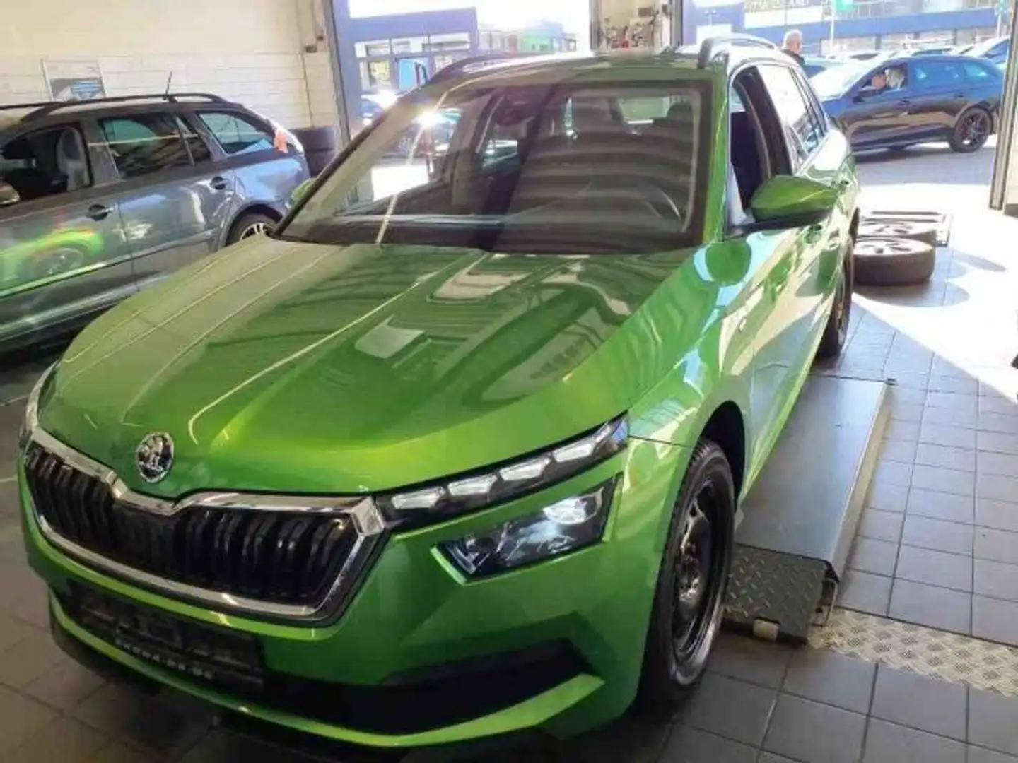 Skoda Kamiq 1.0 TSI DSG DRIVE 5JG+LED+APP+GRA+SHZ+PDC Grün - 2