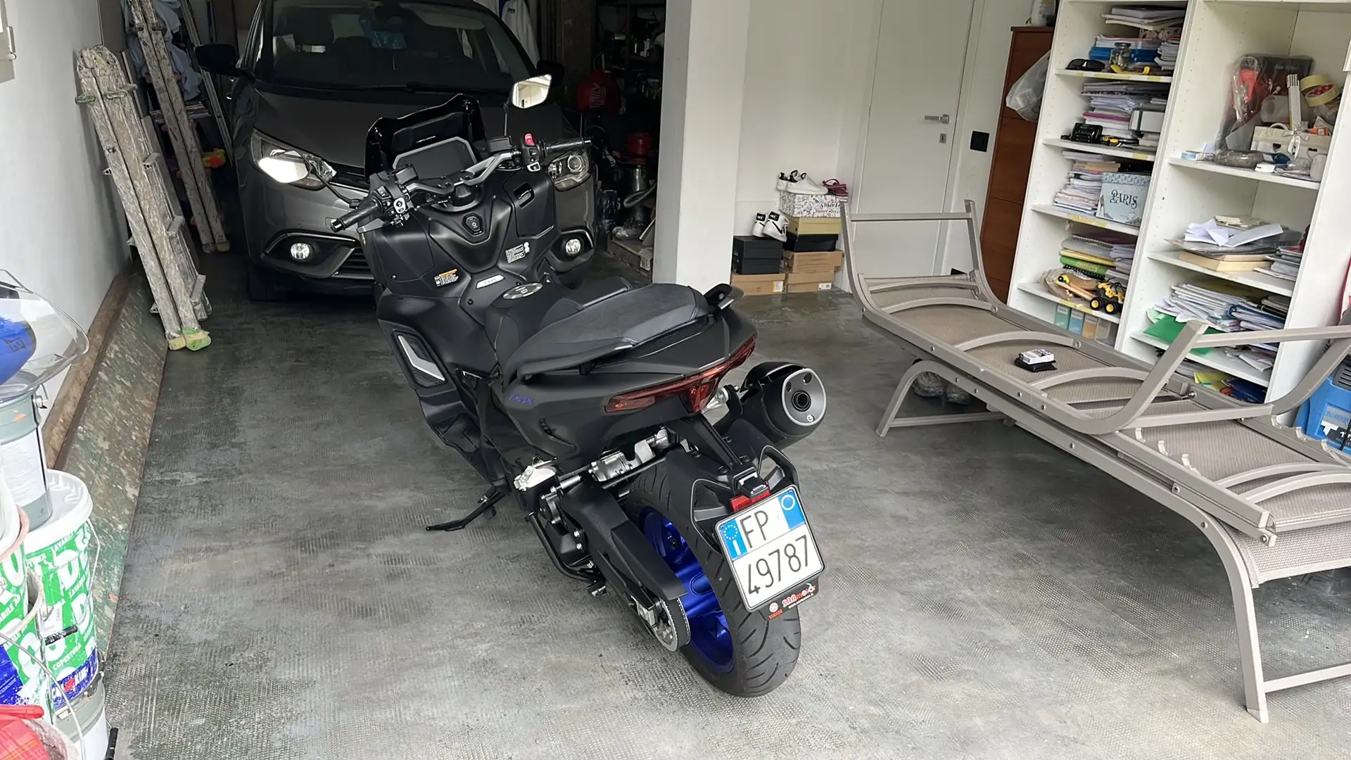 Yamaha TMAX 560 icon black - 2