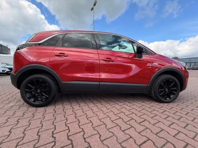 Opel Crossland view 3