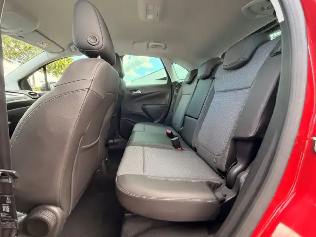 Opel Crossland view 9