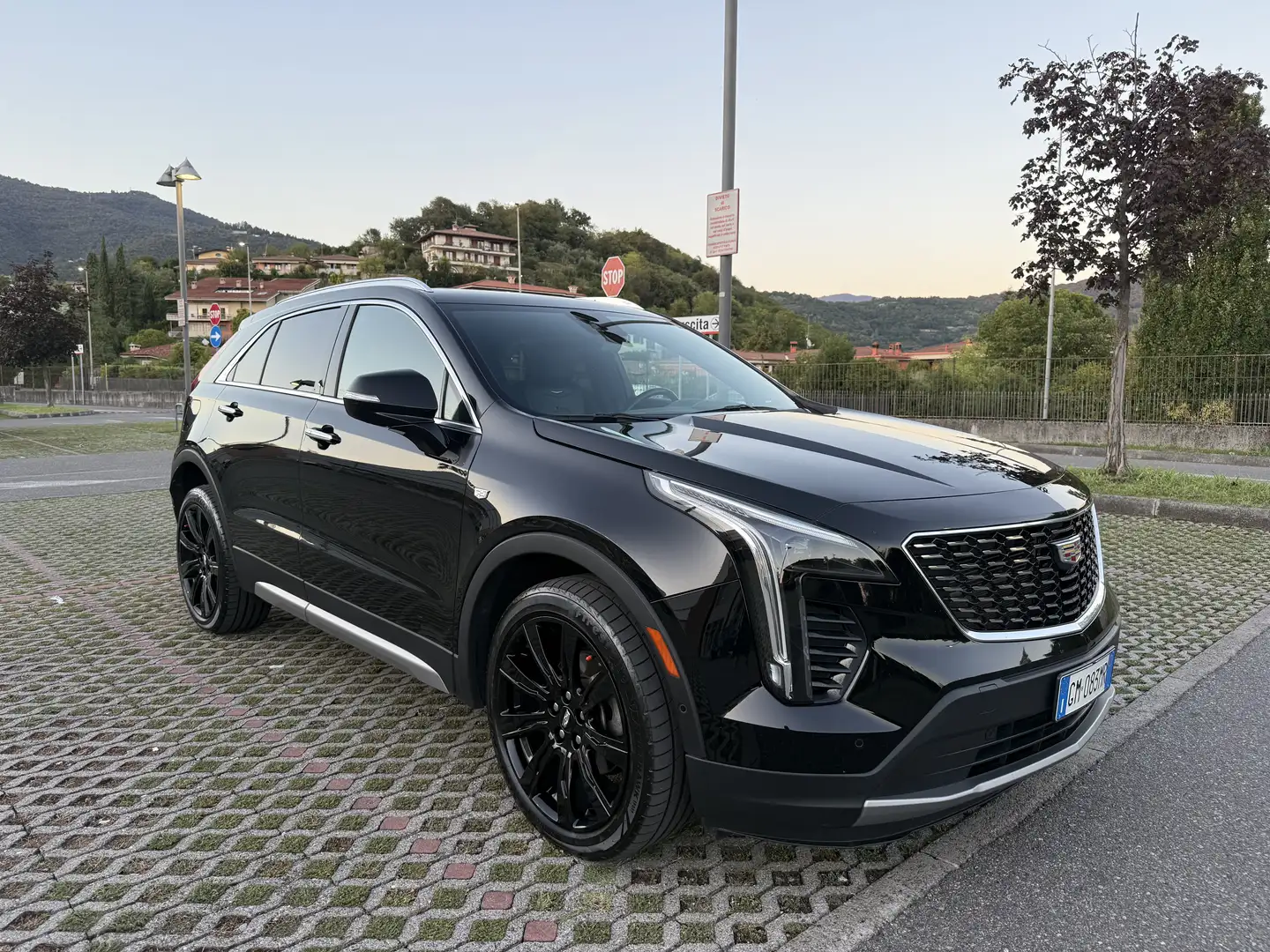 Cadillac XT4 350TD Premium LuxuryAWD auto Adap.Cruise Cerchi 20 - 2