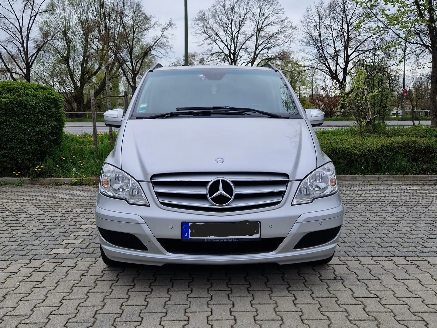 Mercedes-Benz Viano Viano 3.0 CDI DPF lang Automatik Trend Edition Grau - 1