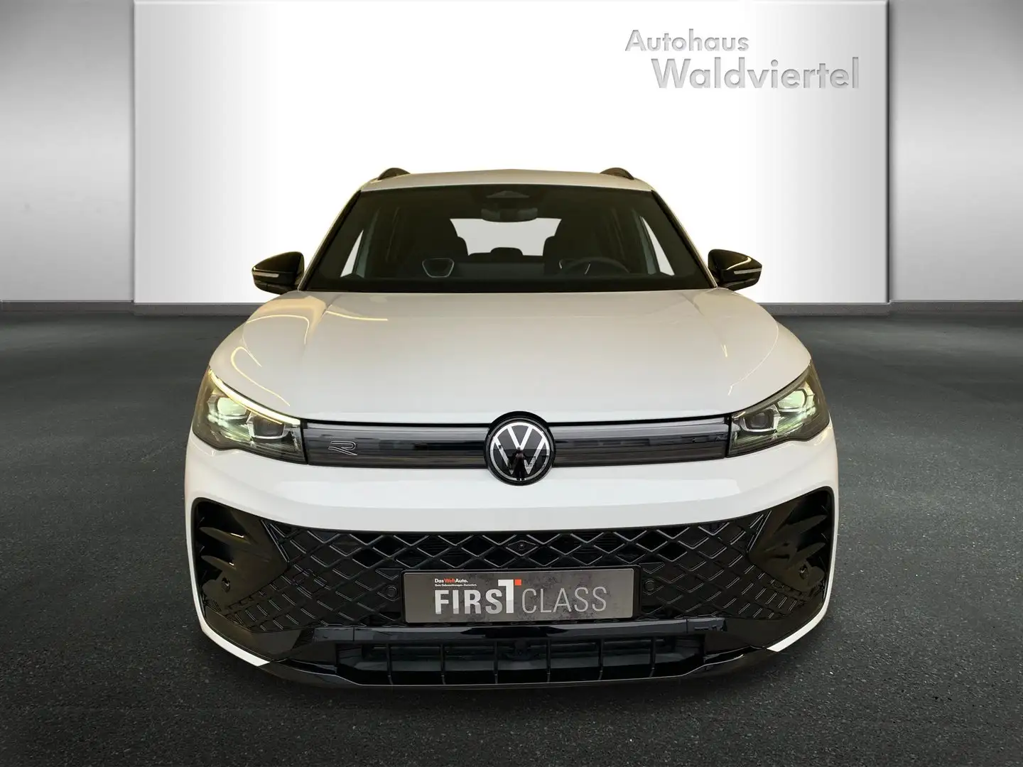 Volkswagen Tiguan R-Line eTSI DSG Weiß - 2